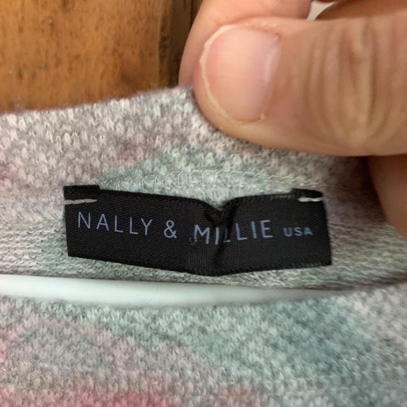 Nally and Millie light top/tunic . Worn a few times - Picture 3 of 4